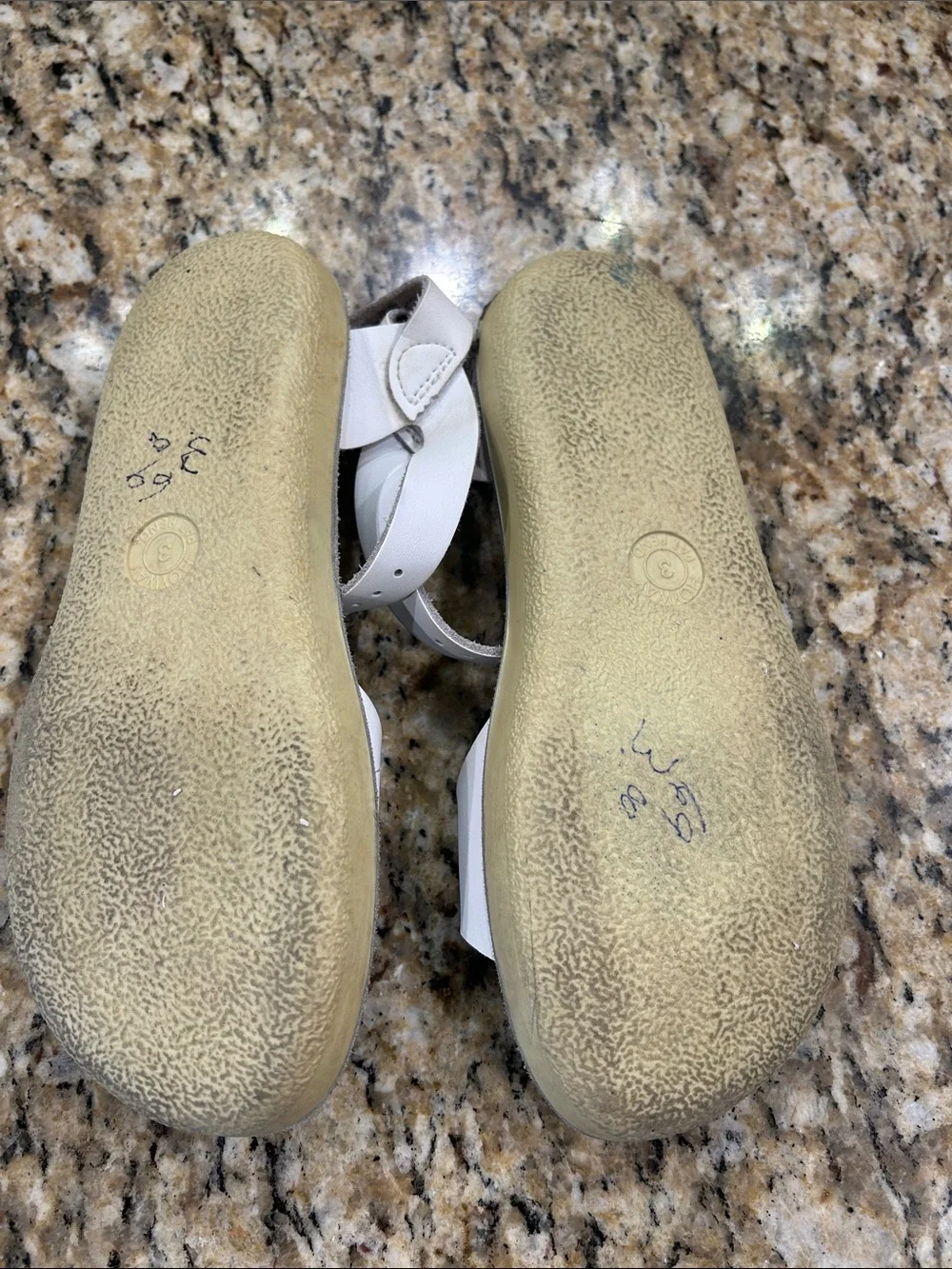 White Leather surfer San sun Buckle Kids Sandals size 3